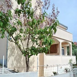 Apartments Ana 트로기르